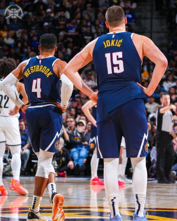 约基奇威少均三双掘金大捷篮网 雄鹿险胜魔术