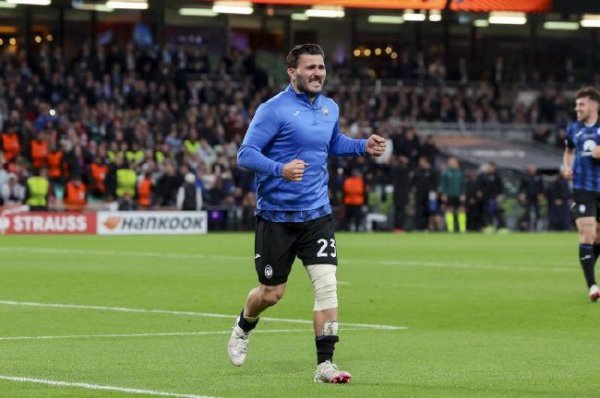 土媒：费内巴切在同期道4-5名中卫