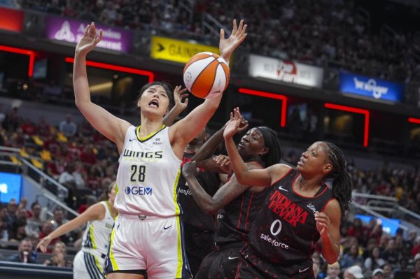 李月汝20分创个东谈主WNBA生计新高 飞翼1分险胜狂热