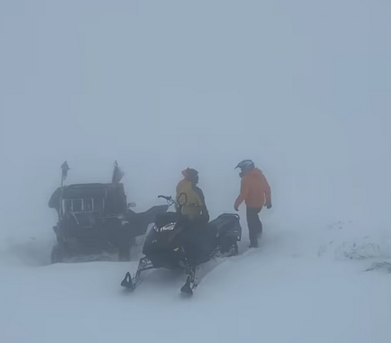 好意思国超马比赛碰到摇风雪 87名选手被扶助