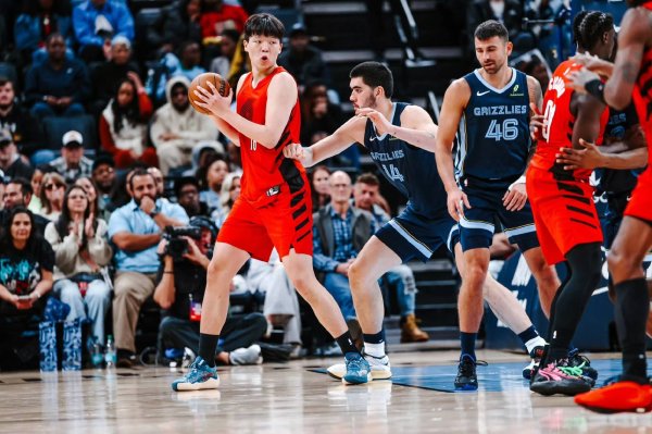 开导者不敌灰熊 杨瀚森首发出场