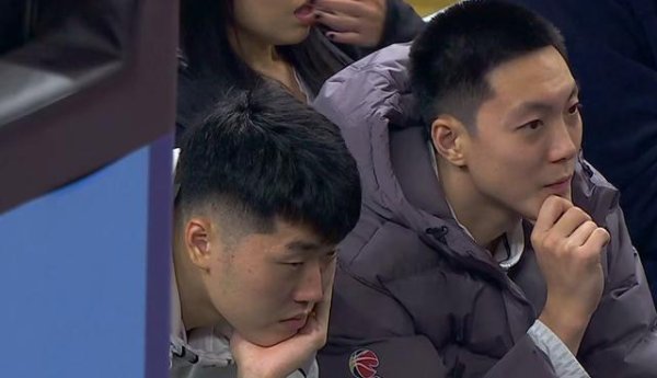 萨姆纳广东首秀引爆全场，外助组合展现新高度，超远三分和有时伤情成最大看点