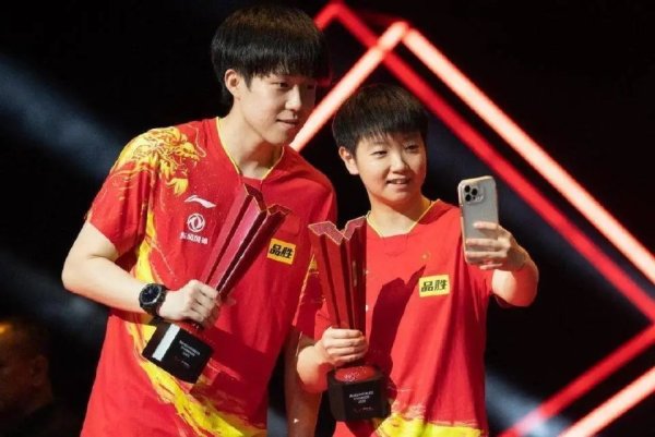 11-1、1-11，孙颖莎横扫赛场，王楚钦：寰宇冠军也可能被打11-1