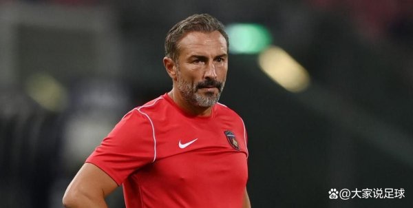 雷吉亚纳一球小胜：马拉斯快如闪电，查利斯的红牌毁了通盘