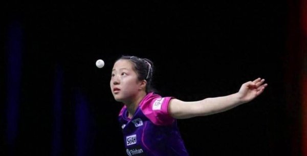 香港总决赛奖金诱东说念主，申裕斌膝盖伤成这样仍是坚捏参赛，一轮游也能赚到丰厚年终奖