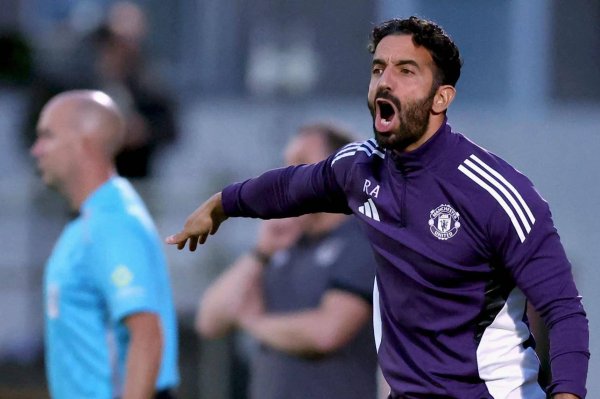 洒泪斩马谡！曼联批准7000万“顶星”离队！主帅钦点签1.05亿强援