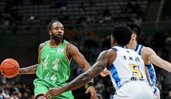 广厦惨败辽篮, 听听媒体众人怎么说, 王博传诵: 四冠不是白拿的