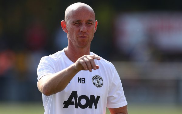 埃文斯、菲尔·琼斯均下野! 巴特: 了解曼联的东说念主应该留在俱乐部