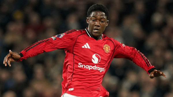 罗马诺: 梅努肯求曼联让他外租, 来岁以更好的球员身份总结