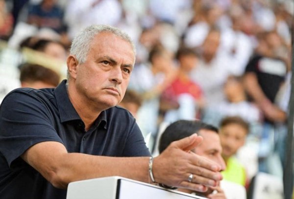 3-0! 穆里尼奥老东家土超登顶: 17轮不败反超卫冕冠军! 又签1强援