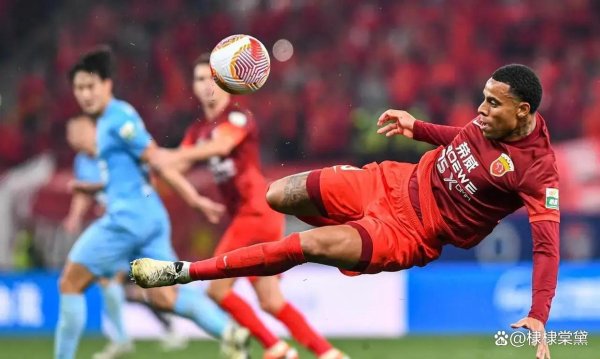 上港放走古斯塔沃，中超各队哄抢，或加盟重庆