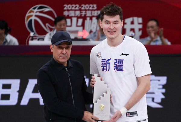 新疆男篮换帅魔咒：三年三帅，解除了一个MVP？
