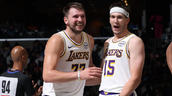 东契奇狡计插足圣诞大战！与里夫斯拓荒深厚友谊：竞争不啻于篮球