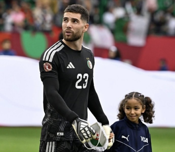 5万东说念主高喊王人祖！王人达内二令郎在非洲杯上勇扑单刀 父亲看台笑麻了