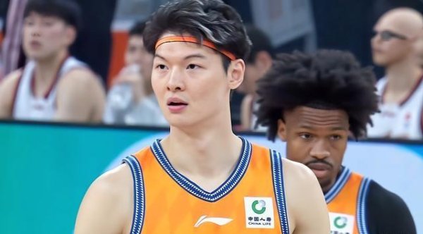 上海男篮97-77痛击浙江，王哲林8+9，弗格拿下21分，朱门球队终于醒悟