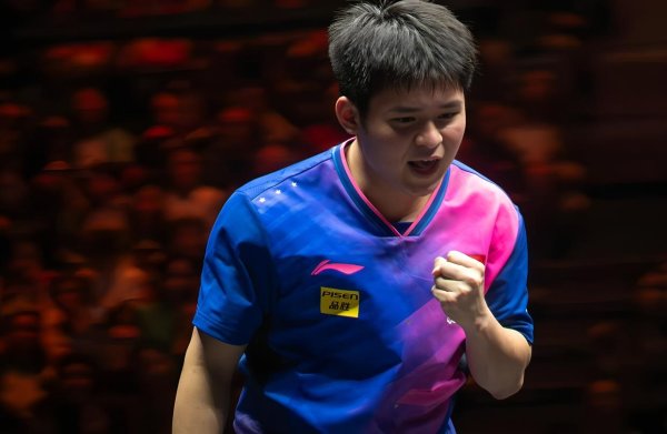 国乒西宾组大调治，孙颖莎受影响，王曼昱安如盘石，林诗栋顶风翻盘