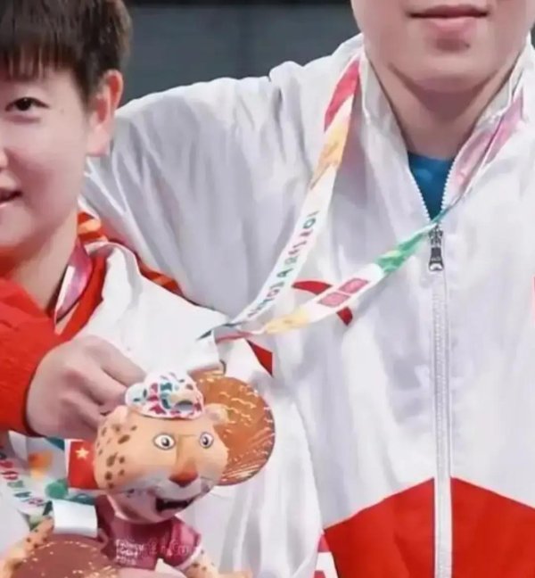 退赛争议未解，孙颖莎含泪止损冲刺红旗代言，复出运谈悬念