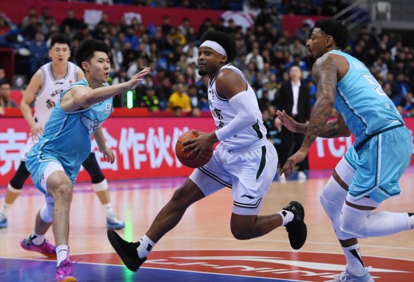 利好? 山东男篮下一战敌手官宣: 与拉维特解约