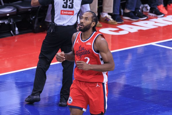 小卡近5场比赛场均180俱乐部砍40+且全胜 历史第2东说念主&并排科比