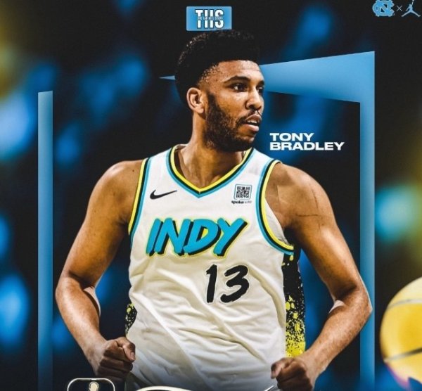重返印第安纳！队记：走路者筹画与托尼·布拉德利签下10天协议